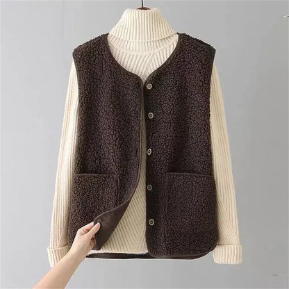 Lydia - Classic Cardigan